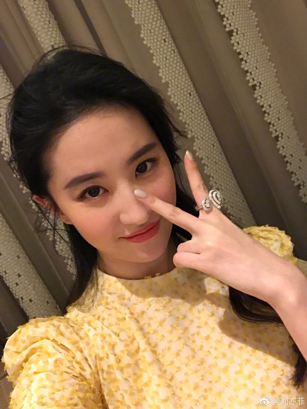 给刘亦菲化妆_刘亦菲化妆包视频_化妆成刘亦菲