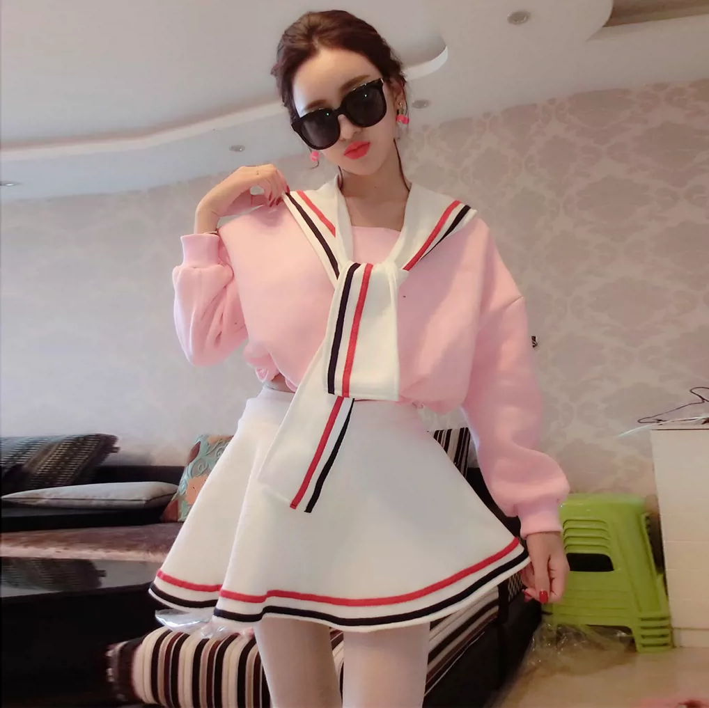少女套装适合谁_套装少女适合什么妆容_套装少女适合什么年龄