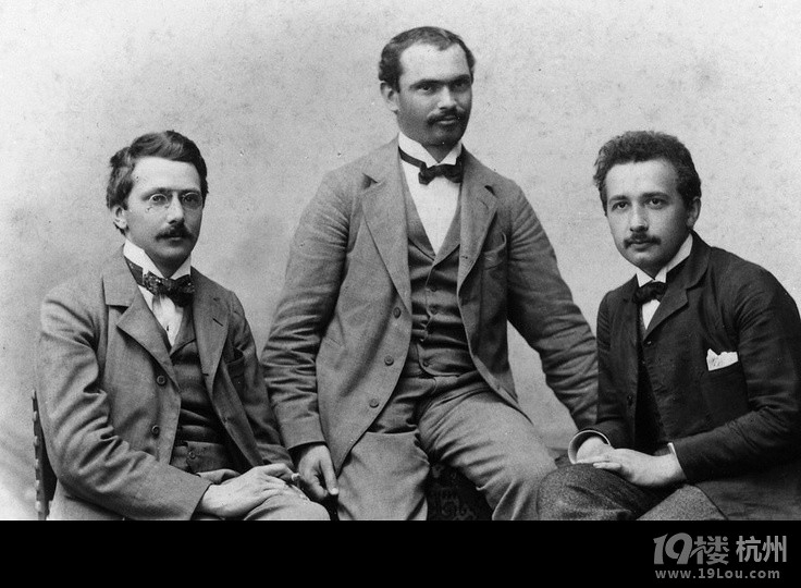 德国三人玩的手机游戏_三个人手机玩的游戏_德国人做的游戏