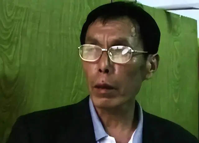 父亲玩手机游戏_父亲玩手机游戏怎么办_父亲玩手机玩游戏不陪孩子